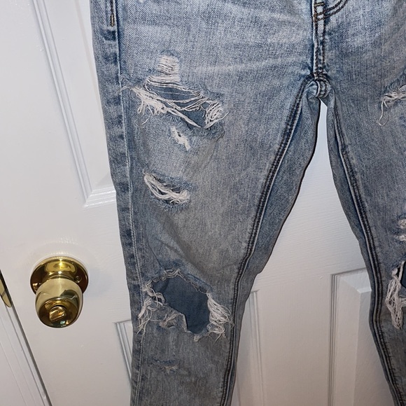 American Eagle Ripped Tomgirl Baggy Jeans - Picture 6 of 8